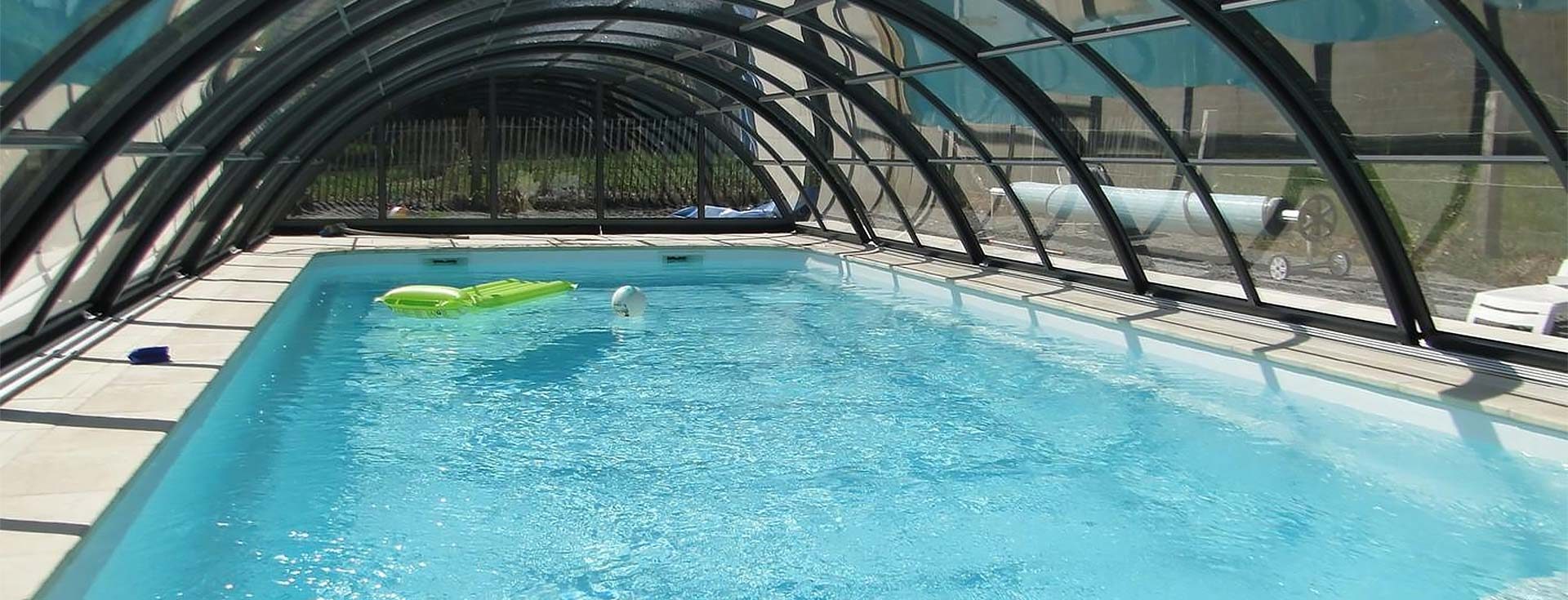 gites vendée avec piscine couverte